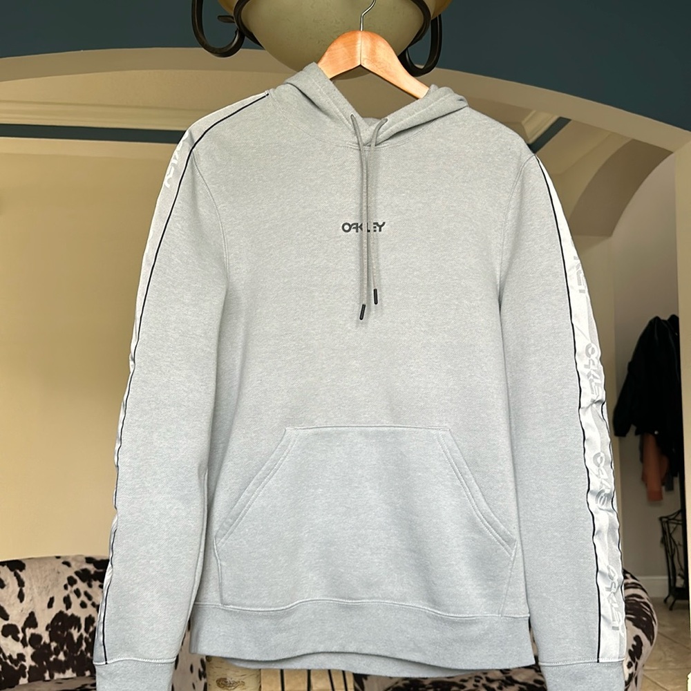 Oakley Hoodie Size Large Worn Once Like New!